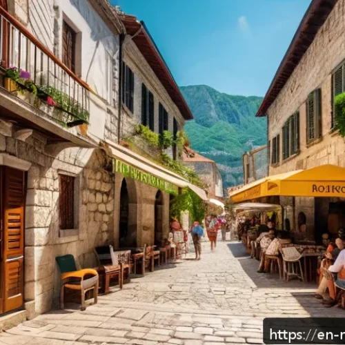 몬테네그로 치안 수준 - A vibrant street scene in Kotor Old Town, Montenegro, bustling with tourists during the summer. The ...
